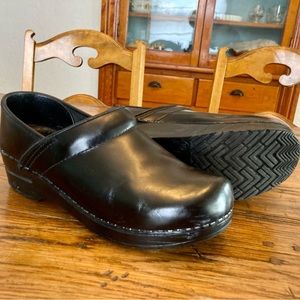 Dansko clogs size 38 (US 7.5-8).